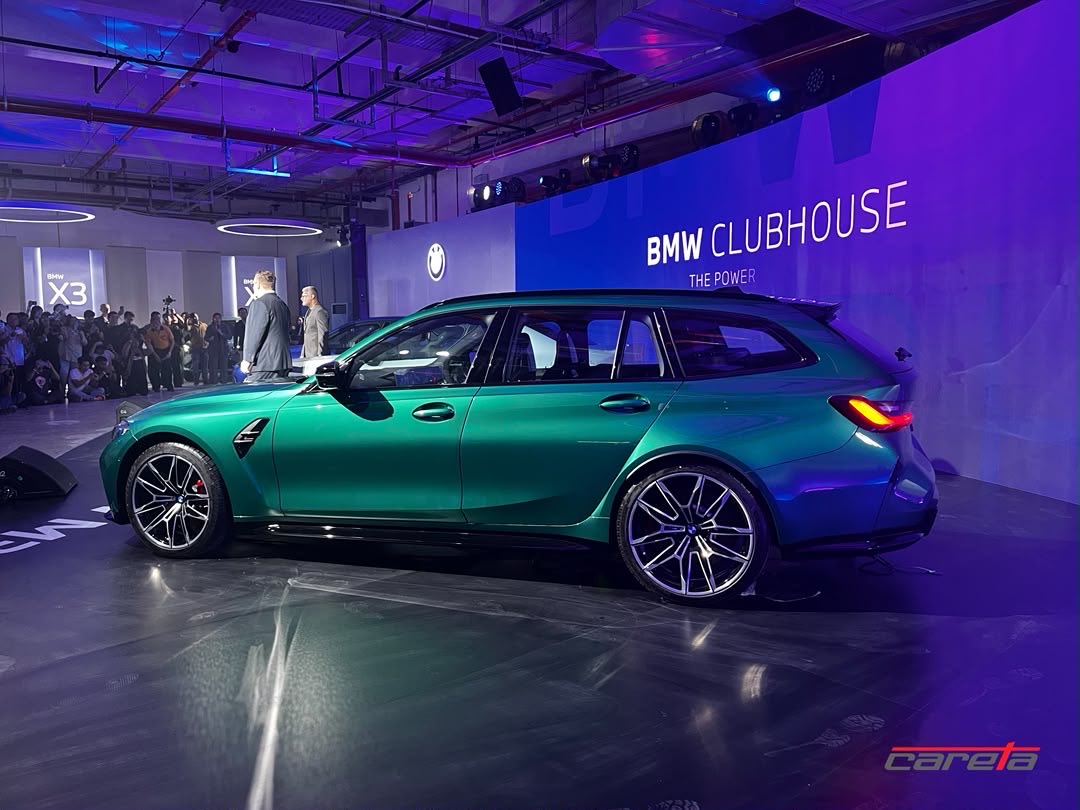 HezeriSamsuri's tweet photo. BMW M3 Touring kini rasmi di Malaysia!

BMW Malaysia rasmi lancar 3 model sekaligus, 2 antaranya adalah model M!

BMW M3 Touring Competition xDrive - dari RM898,800
BMW M2 CS - dari RM950,800
BMW 218 Gran Coupe - dari RM192,800

Berita lanjut menyusul di website Careta. https://t.co/PwRMphbCID