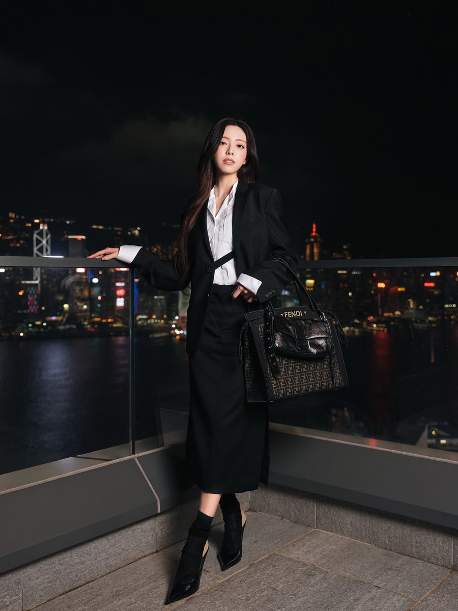 yunaspics's tweet photo. #YUNA x FENDI https://t.co/GNCb3sOv57