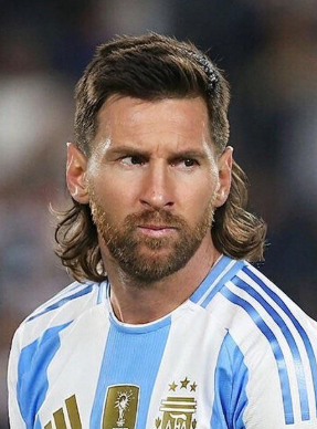 end0xiii's tweet photo. aight once you see messi's elf ears you cannot unsee them (pls tell me if this is widespread AI-llusion) https://t.co/UHW3dffX8u