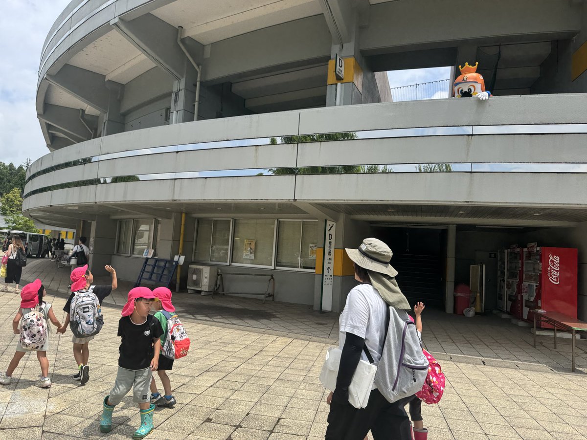 Albi_BC_PR's tweet photo. 本日は残念ながら試合中止になってしまいましたが、しただ保育園の子どもたちが練習見学に来てくれました！

選手たちにたくさんエールを送ってくれました☺️

#アルファくん
#細谷怜央
#石田陵馬
#楠田汰朗
#山田大河 
#稲葉颯来
#オイシックス新潟アルビレックスBC https://t.co/Q1sj3DwGzc
