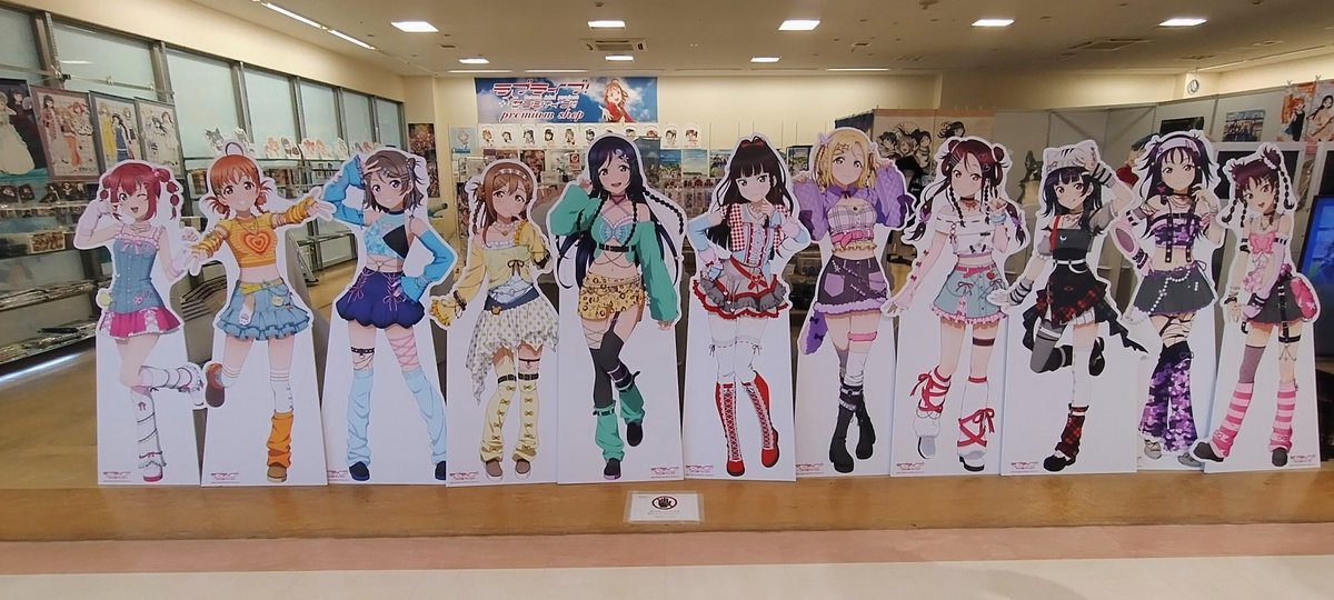 Ikanuhm's tweet photo. Después de desayunar (puto celular borro las fotos). Estamos listos para empezar la caminata!! Fresco como una lechuga, y entusiasmado al máximo!!

#沼津市 #numazu #Aqours #lovelivesunshine https://t.co/glXLPWamth
