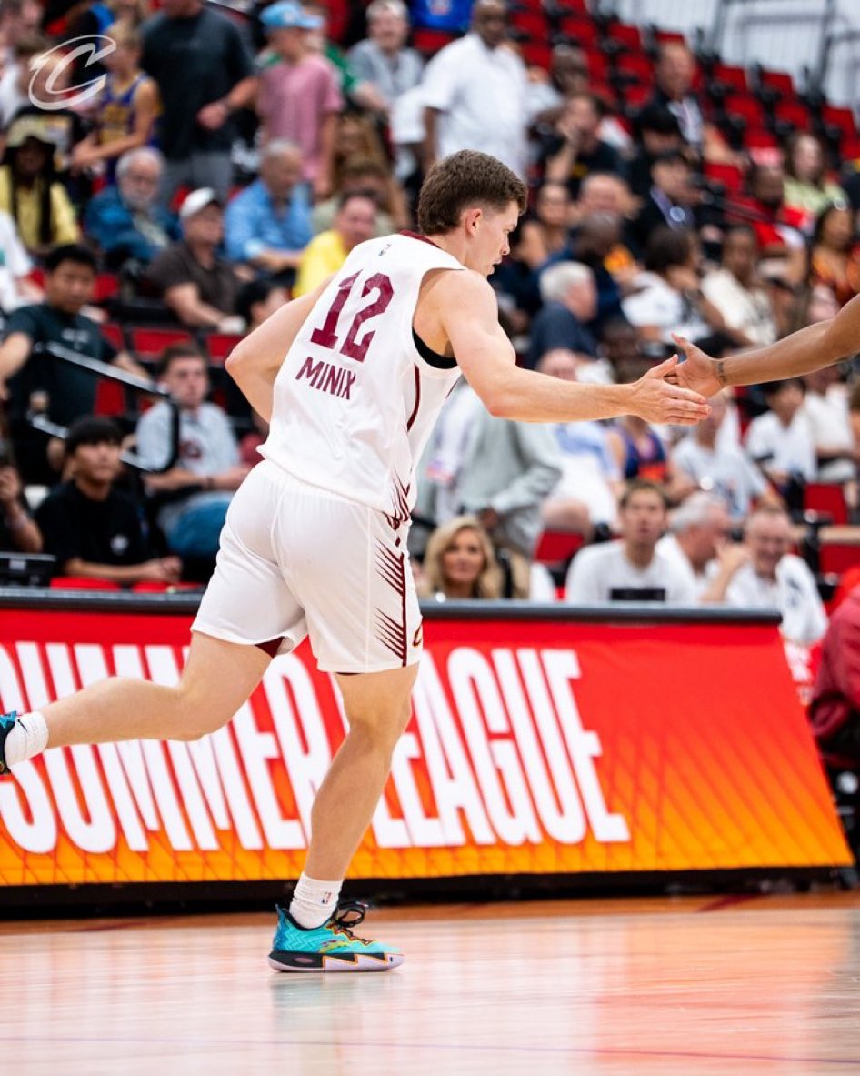 CavsMuse26's tweet photo. Riley Minix today:

15 Points
5 Rebounds
3 Assists
32 Minutes

Bounced back from last game 🔥 https://t.co/JMgvfuGvrK
