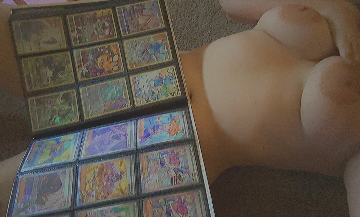 pervynpretty's tweet photo. book trend except it’s my pokemon binder https://t.co/oPPvcAE9E2