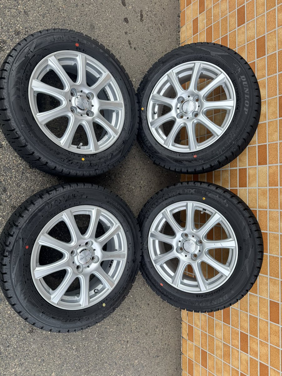 TIREBLAST's tweet photo. 中古スタッドレスは今が安い？！
特価アルミホイールセットのスタッドレス！
175/65R15
ダンロップ WM02 2025年製造
9分山
15×5.5J+50 PCD100 4H
4本税込45100円！！
是非お問い合わせ下さい！
アクア、フィット、ノート等コンパクトカーです。 https://t.co/kL2EHfJfIE