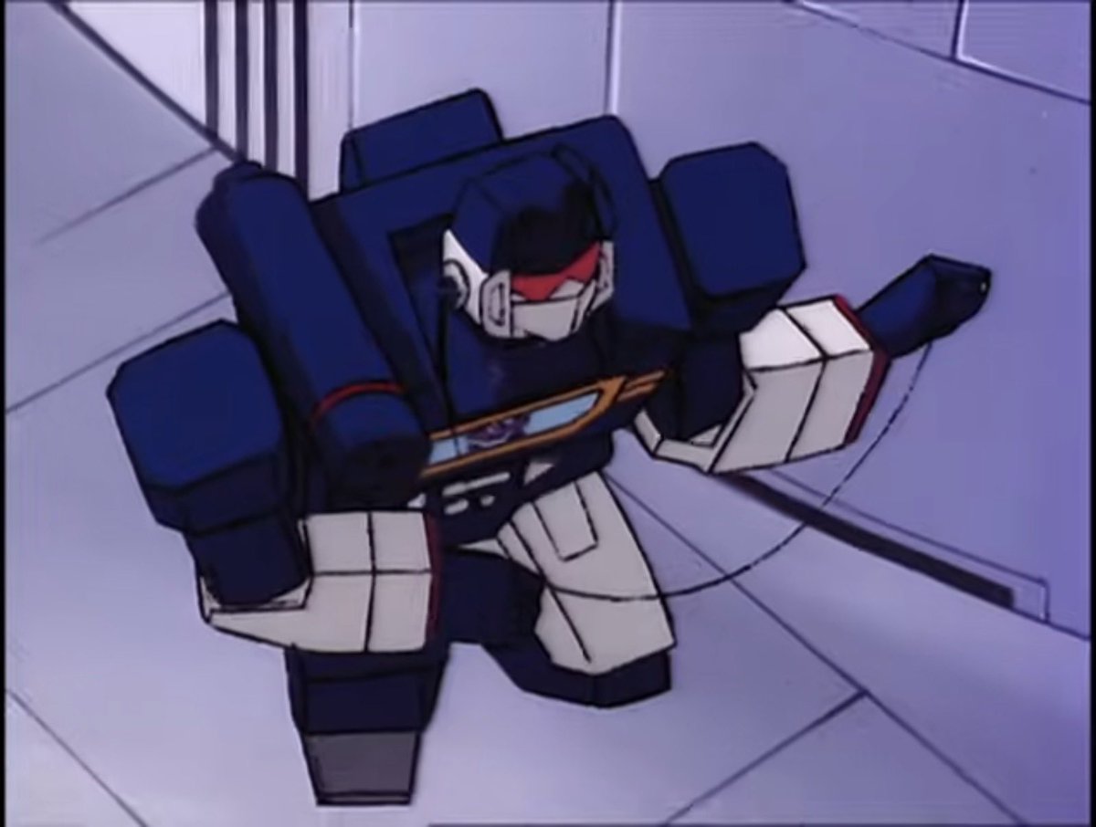 whyryouhere091's tweet photo. Just Soundwave and his little stethoscope against the world 🩺 https://t.co/6zxh3X9Uju