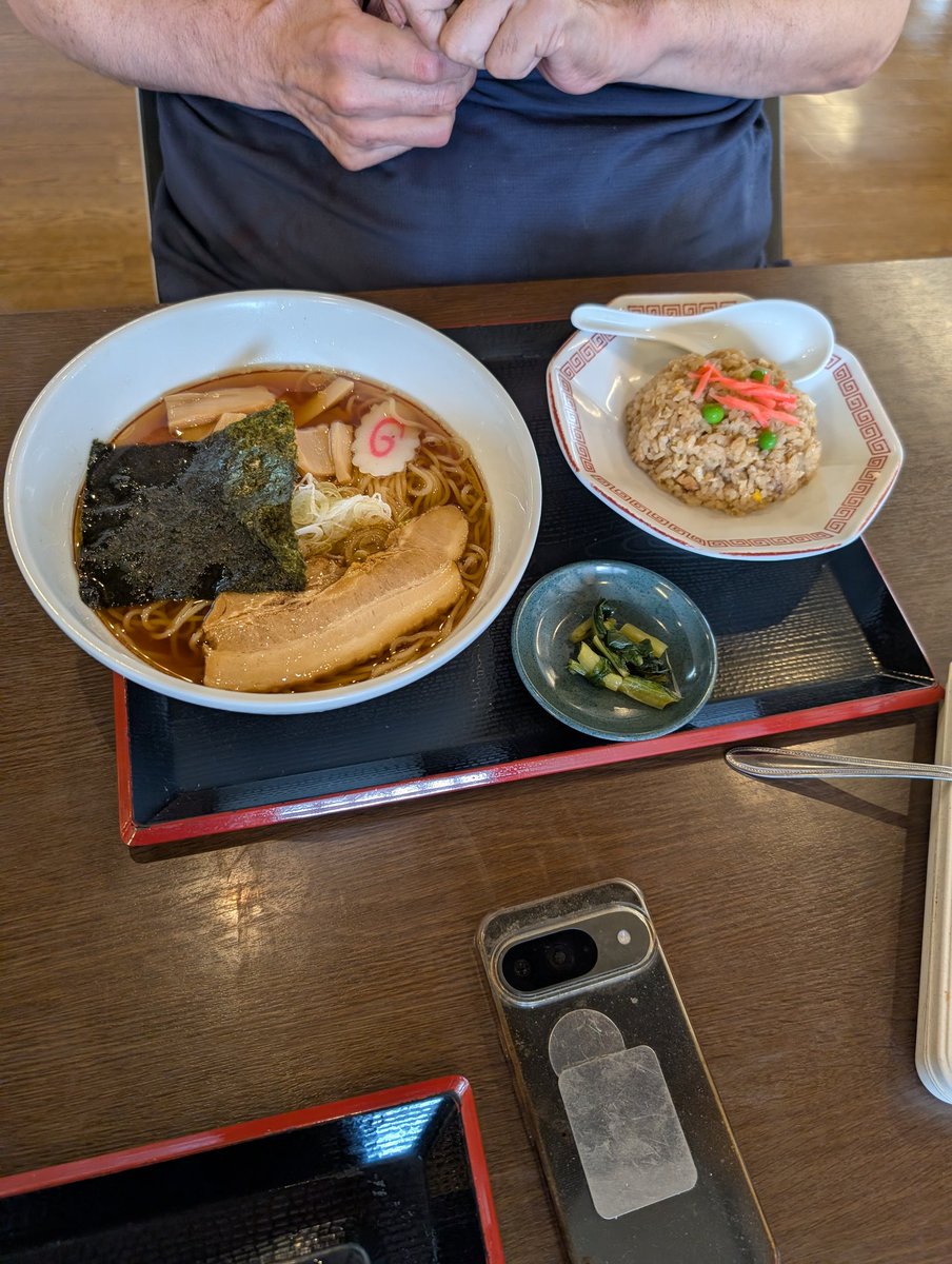 h19940903's tweet photo. パパはラーメンチャーハン https://t.co/YzSKdt4h4N