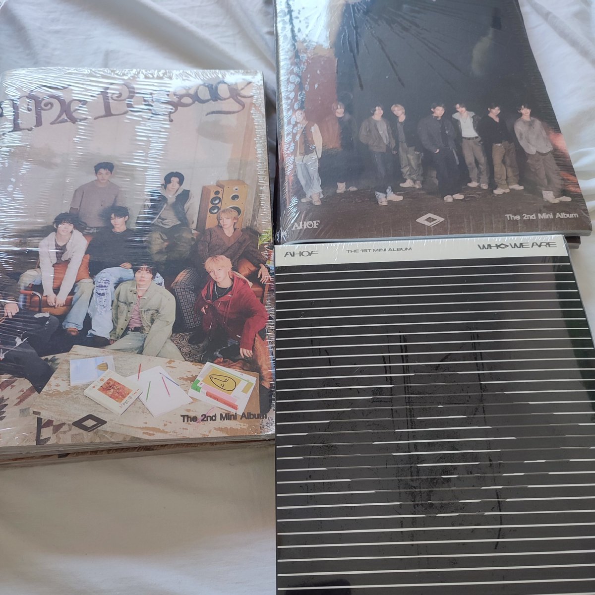 nola360_'s tweet photo. WTS LFB AHOF PH

AHOF sealed albums
Onhand

Who We Are Photobook x 3
The Passage Twig ver x 3
The Passage Path ver x 3

Php 200 each + SF

Mop: Gcash, payo

#ahofbns https://t.co/wnjTQ1L3ef