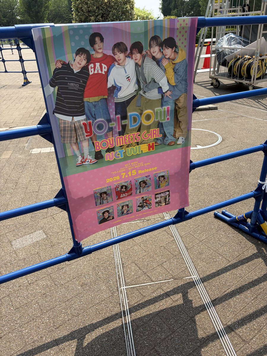 minimon_ryochan's tweet photo. ウィシのショケ、ダイバーシティの下見に行ってきたんだけど、これは後方エリアのまじで一部までしか人権無いし、あきらかにステージ見えないだろってとこまで柵で囲んであって死
見えるかなまじ不安だけど、楽しむしか！！！そんで本当に暑すぎる！！！
熱中症に気をつけましょう！！
#NCTWISH https://t.co/Ap4KXVTvCc