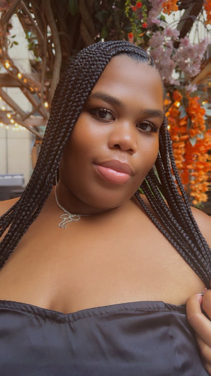 Mzprincess22___'s tweet photo. Birthday girl 🎉🎉🎉❤️❤️🎂🎂🎂 https://t.co/Gwu4WRNT2j