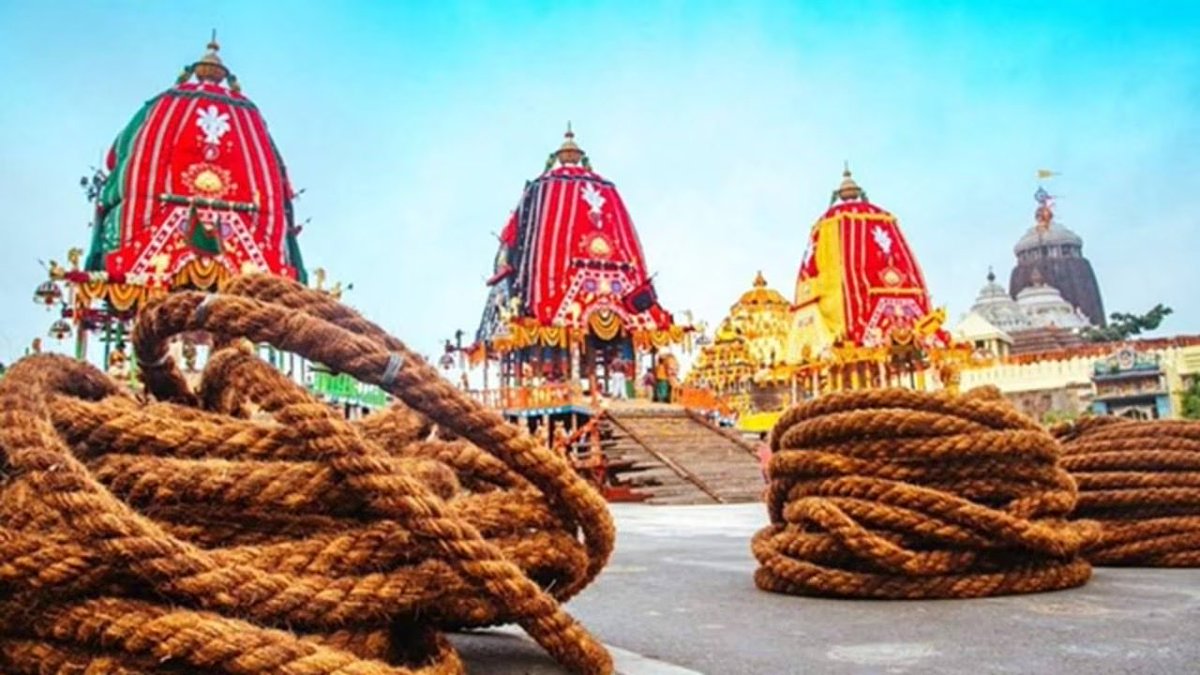 ShuklaRajiv's tweet photo. भगवान श्री जगन्नाथ, बलभद्र, देवी सुभद्रा एवं प्रभु सुदर्शन जी की पावन रथ यात्रा के शुभ अवसर पर सभी देशवासियों को हार्दिक बधाई एवं मंगलकामनाएँ।

आस्था, सेवा, समरसता और लोककल्याण का यह महान पर्व हम सभी को प्रेम, करुणा, सद्भाव तथा मानवता के आदर्शों पर चलने की प्रेरणा देता है। प्रभु श्री जगन्नाथ की असीम कृपा से प्रत्येक परिवार सुख, शांति, उत्तम स्वास्थ्य और समृद्धि से परिपूर्ण हो तथा हमारा राष्ट्र निरंतर प्रगति, एकता और वैभव के पथ पर अग्रसर रहे।

जय जगन्नाथ!
#RathYatra