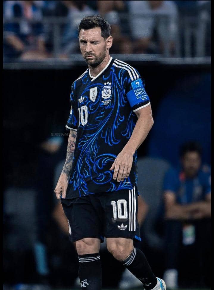 Sir_Dann's tweet photo. @FabrizioRomano GREATEST OF ALL TIME!!

🐐 https://t.co/xDfZCOwABZ