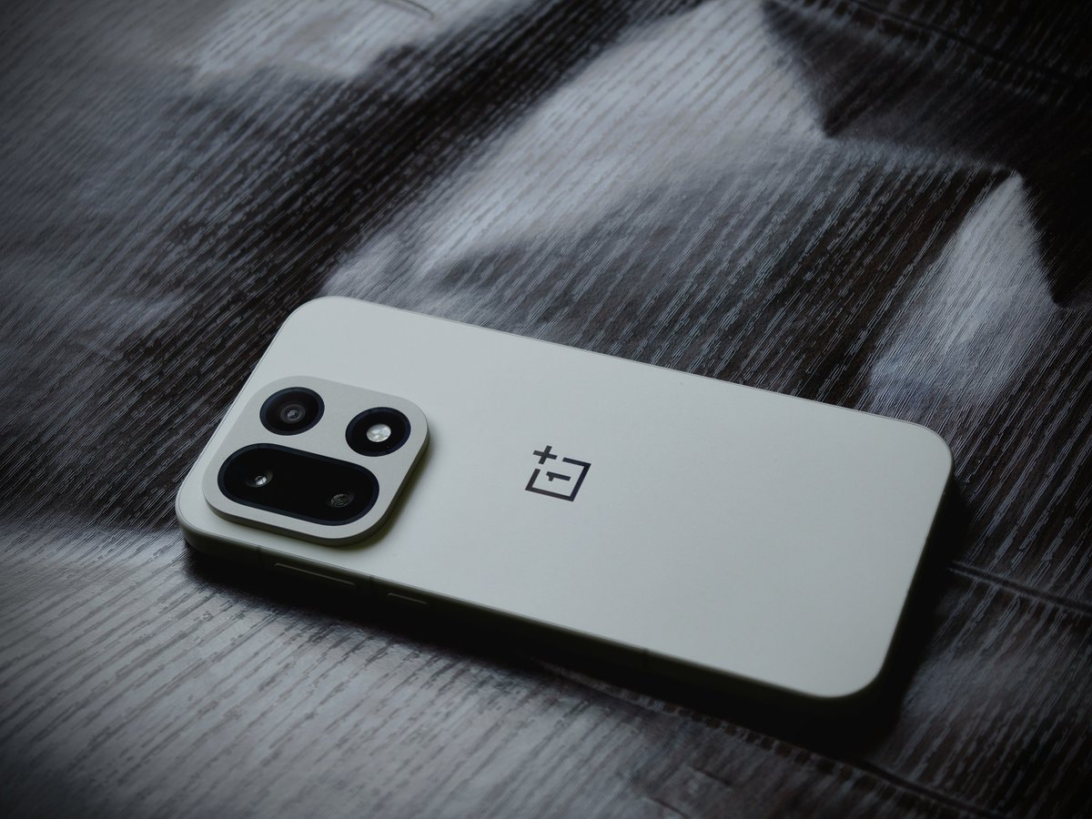 encoword's tweet photo. As per a news is circulating that OnePlus may end their business in India next year after Europe and USA 😭

I remember my first personal smartphone was OnePlus 1 and from that onwards I bought every OnePlus nymber series flagships every year till now with OnePlus 15. I admired OnePlus a lot for their Software OxygenOS, performance and aftersales service. Its really a sad day for me to know that OnePlus may exit my country. I love OnePlus and always wanted OnePlus to shine in India and in whole world.
I hope and wish OnePlus may reconsider their decision and remain in India. My journey from OnePlus 1 - OnePlus 15 will be forever memorable 🔥