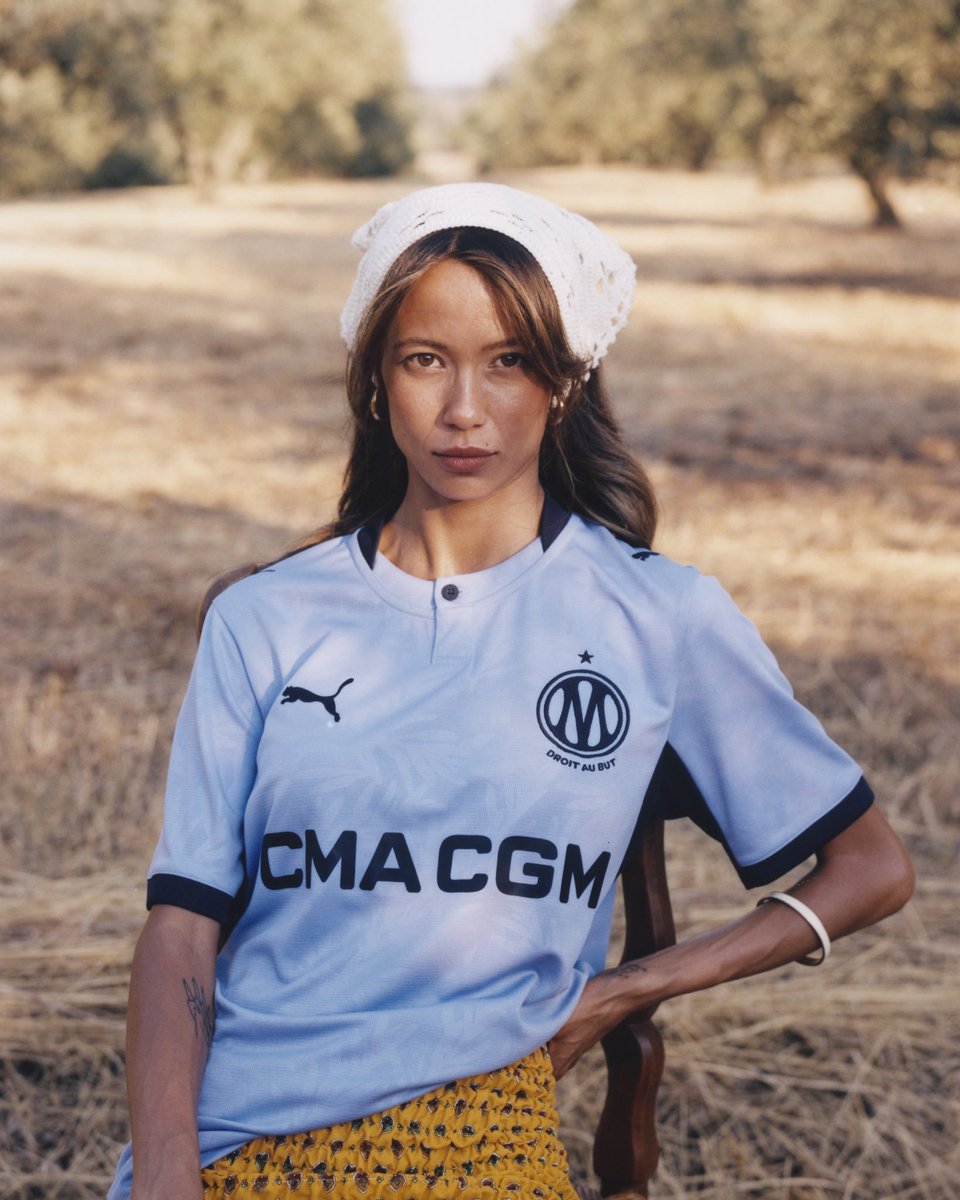 MassiliaZone's tweet photo. 🚨 OFFICIEL : L'OM dévoile son troisième maillot inspiré des lavandes de Provence.

Vous en pensez quoi ? 🤔 https://t.co/81Ey3furXE