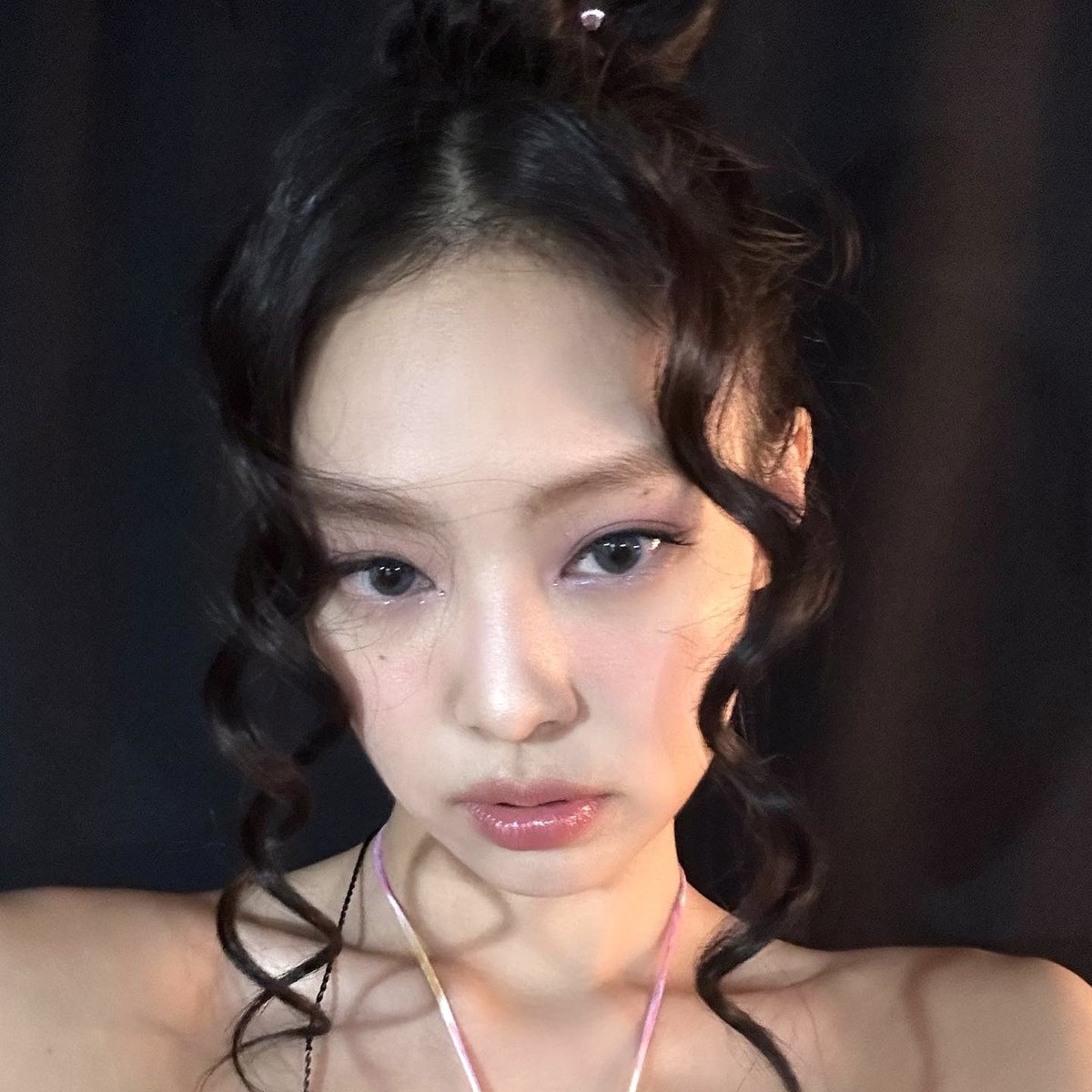 jenniepics's tweet photo. https://t.co/lGaPbol2aT