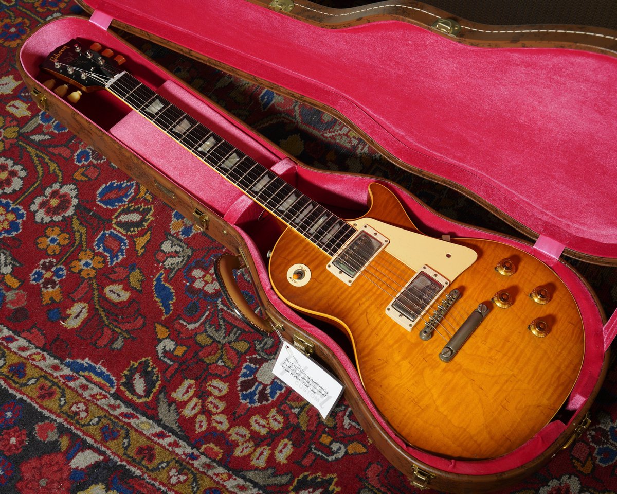 1484ssbs's tweet photo. Gibson Custom Shop
Japan Limited Run Murphy Lab 1959 Les Paul Standard Light Aged Golden Poppy Burst

角度によって大きく表情を変えてくれフレックも入った通好みのトップにレモン系のカラーで人気の「Golden Poppy Burst」フィニッシュ、「Light Aged」仕上げでリアルな雰囲気漂う1本。 https://t.co/WUlZVQ1Dov