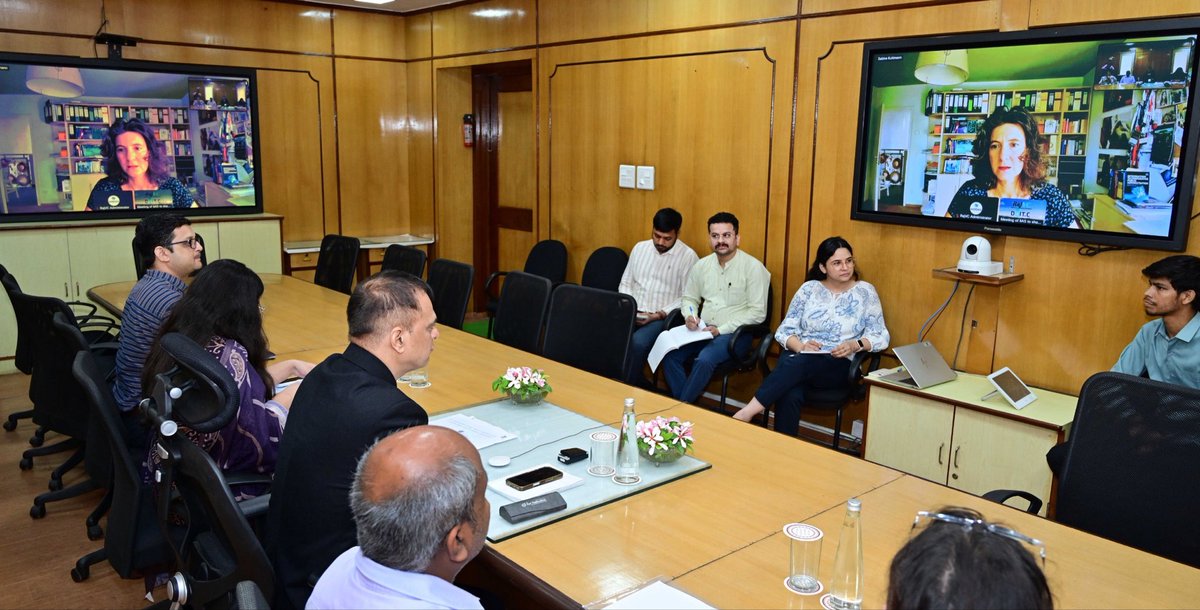 svoruganti1466's tweet photo. Deregulation and Compliance Reduction - an experience sharing session of Rajasthan - German Experiences with Prof Sabine Kuhlmann President, European Group of Public Administration today

17 July 2026

@BhajanlalBjp 
@DIPRRajasthan 
@RajGovOfficial 
@RajCMO 
@PIBJaipur https://t.co/QKCC1n6kay