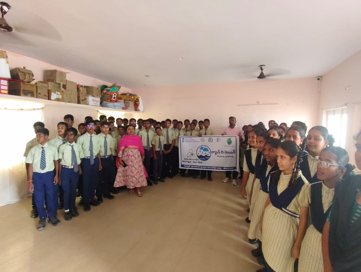 KothurMunicipa1's tweet photo. 🌧️ Pledge #CatchTheRain Campaign under JSJB 3.0 *#CatchTheRain* Campaign under Jal Sanchay Jan Bhagidari *(JSJB) 3.0* Today conducted on water conservation from  conducted Pledge,and *Awareness on Rain Water Harvesting *in Little Angels High School at Kothur Municipality. https://t.co/3ND0y4f8c6