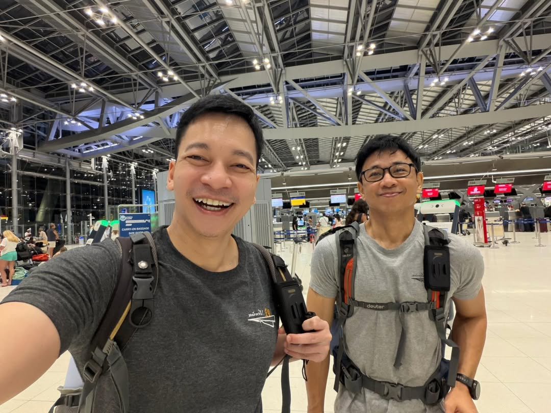Ball_Yod's tweet photo. ไปดอนเมือง ก็คิดถึงสุวรรณภูมิ
วันนี้มาสุวรรณภูมิ ก็คิดถึงดอนเมือง
.
ปล.นั่งอยู่ในห้องตั้งนาน
ได้ฤกษ์ออกเดินทางสักที 😄
.
.
#หนังพาไปซีซัน6  #หนังพาไป #thaipbs https://t.co/6DrHPFljFG