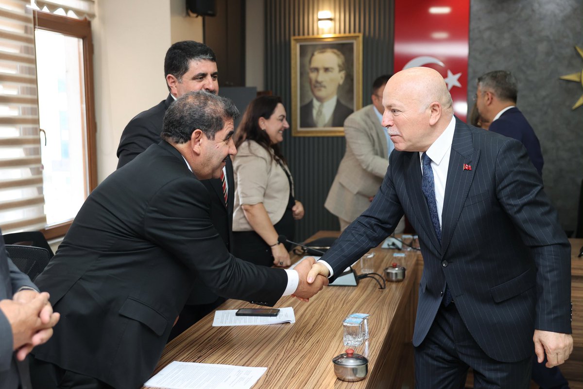 mehmetsekmen's tweet photo. AK Parti Erzurum İl Başkanlığımızda gerçekleştirdiğimiz Temmuz Ayı Grup Toplantımızda; teşkilat mensuplarımızla fikir alışverişinde bulunarak Güzide şehrimiz, kıymetlimiz Erzurumumuz için neler yapabileceğimizi detaylıca konuştuk. 

Bu vesileyle, toplantımıza katılan AK Parti Erzurum İl Başkanımız Av. İbrahim Küçükoğlu kardeşime ve tüm dava arkadaşlarıma teşekkür ediyor, Erzurum için hayırlı ve uğurlu olmasını diliyorum.