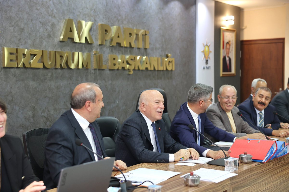 mehmetsekmen's tweet photo. AK Parti Erzurum İl Başkanlığımızda gerçekleştirdiğimiz Temmuz Ayı Grup Toplantımızda; teşkilat mensuplarımızla fikir alışverişinde bulunarak Güzide şehrimiz, kıymetlimiz Erzurumumuz için neler yapabileceğimizi detaylıca konuştuk. 

Bu vesileyle, toplantımıza katılan AK Parti Erzurum İl Başkanımız Av. İbrahim Küçükoğlu kardeşime ve tüm dava arkadaşlarıma teşekkür ediyor, Erzurum için hayırlı ve uğurlu olmasını diliyorum.