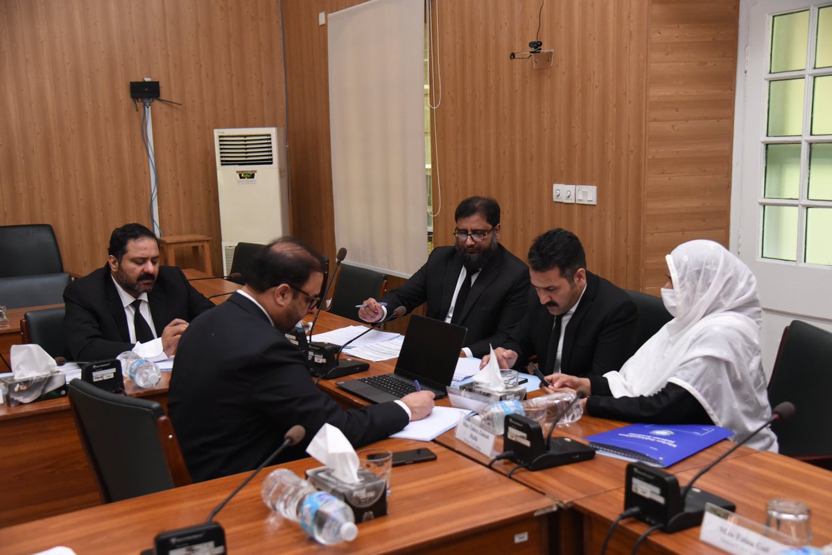 kpjapeshawar's tweet photo. From Agentic AI to PPRA rules—Day 4 at KPJA is about building a modern, tech-savvy, and administratively sound judiciary. Bridging the gap between law and technology for better service delivery. 🎓✨ #ProfessionalDevelopment #FutureOfLaw #Peshawar https://t.co/qWnXtjiXxG