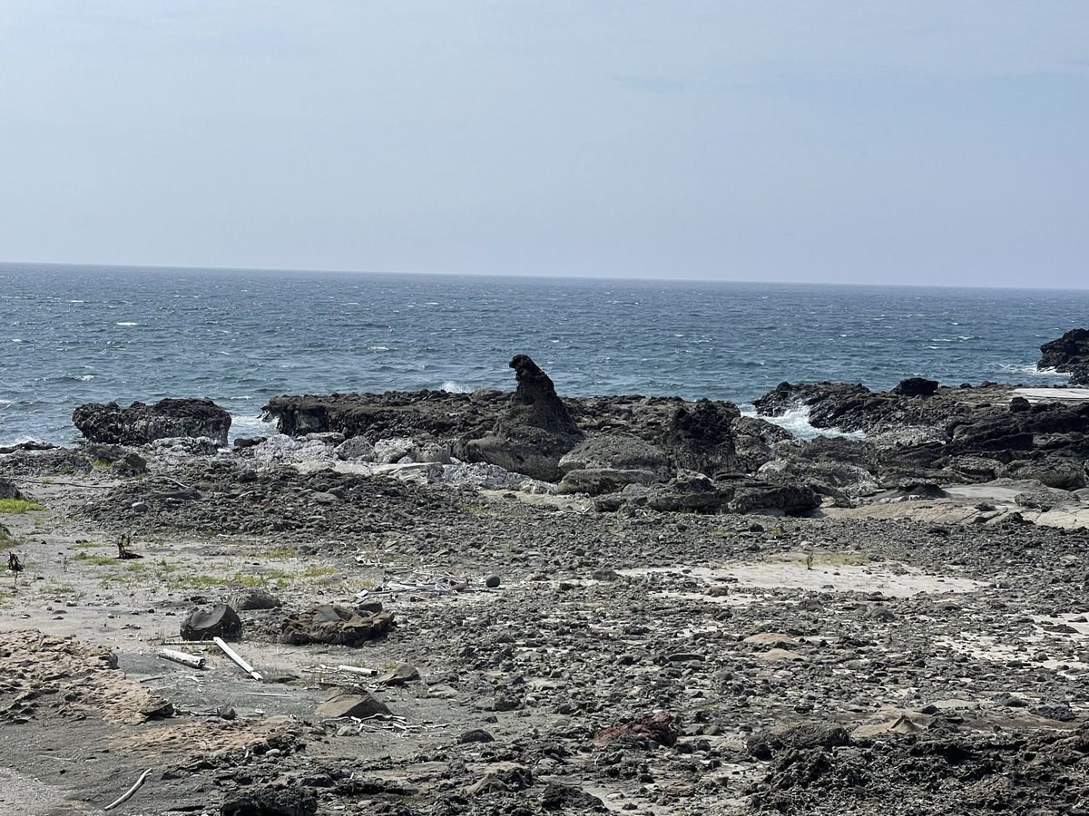 dddadd11's tweet photo. 石川県ツーリング🏍️💨　パート6

ゴジラ岩　白米千枚田

ゴジラ岩、、、
看板なかったら見逃してたな💦 https://t.co/A7oklBX36R