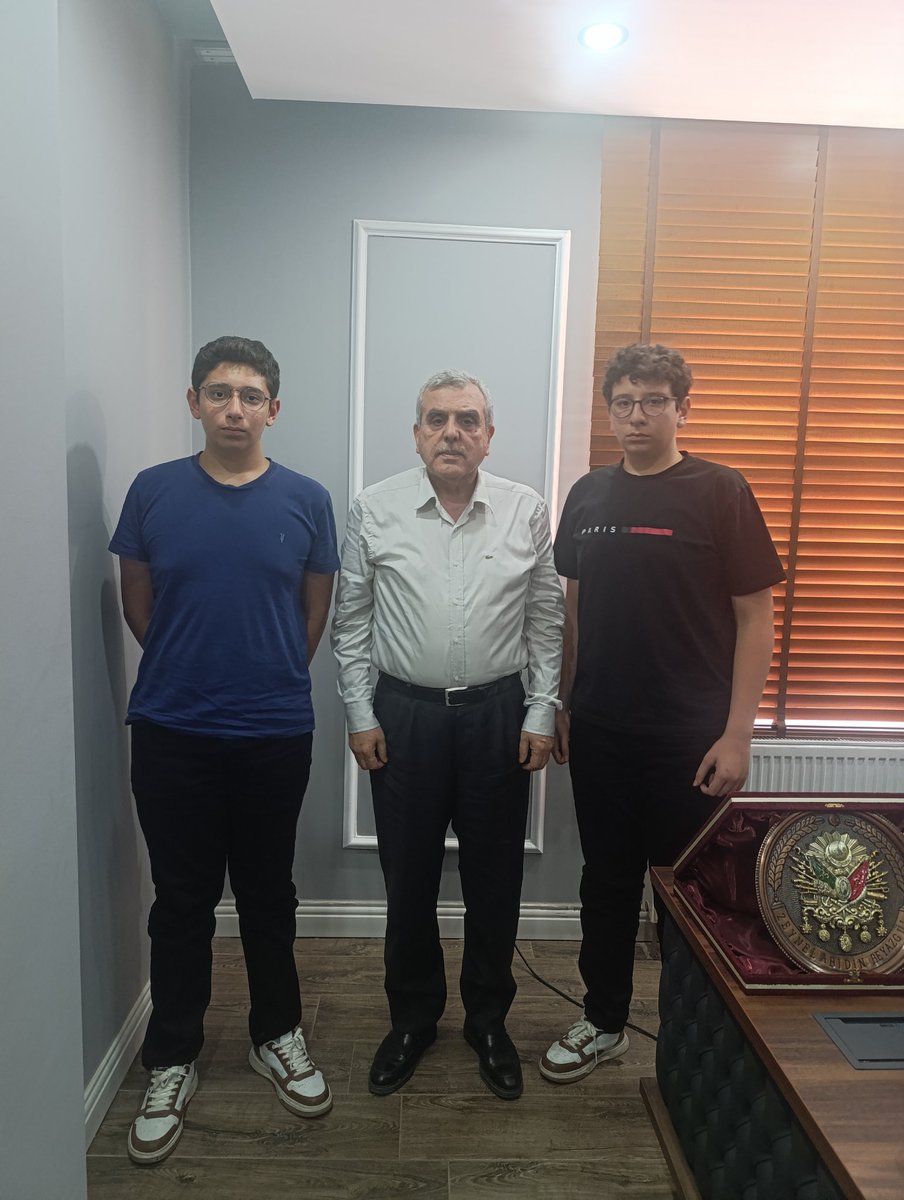 Yavuzkara631's tweet photo. Canım oğullarım Mehmet Ali ve Mahmut yaz tatili için gelirgelmez kirveleri @zabeyazgul başkanımızı ziyaret ederek duasını aldılar.. @RTErdogan @Akparti @HakanFidan @CYAZMAC @ibrahimeyyupogl @milhamigunbegi @OA_BAK @huseyindag63 @SinanSeker7 @zabeyazgul @Yavuzkara631 https://t.co/AfCywrofPs