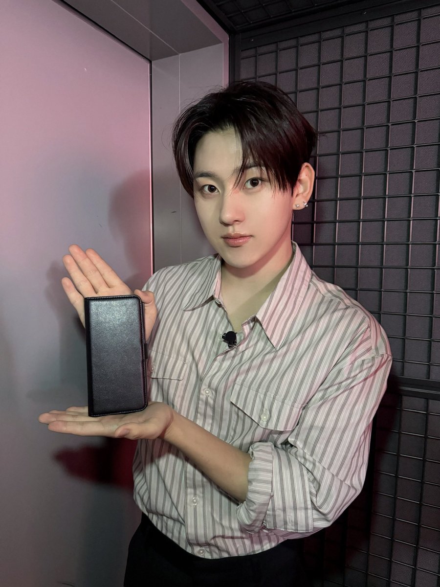 kickflip_jype's tweet photo. 📸ᴋɪᴄᴋᴋɪᴄᴋᴅᴀʏ

260716
Mnet 엠카운트다운 MC 계훈

#KickFlip #킥플립
#계훈 #Kyehoon https://t.co/GWAMMGYUDC