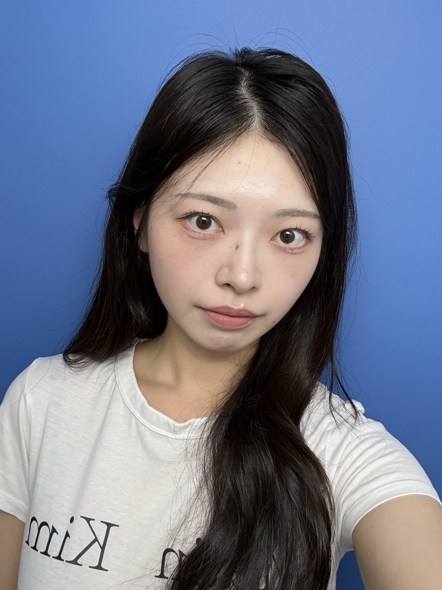 nocha_yo's tweet photo. 結構垢抜けたと思うんだけどどう？
どっちも無加工！裸眼！10kg痩せた！！

←2019      2026→ https://t.co/dRfhiukvqs