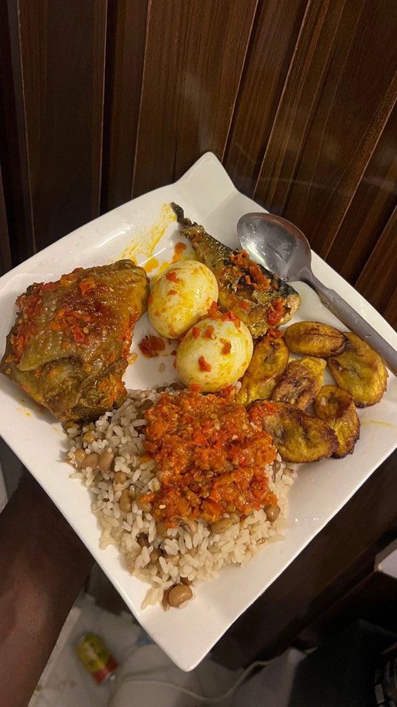 Adaeze4k's tweet photo. There’s a mutual (a guy) I know here, all he does is to repost and undo repost.

He reposts your tweet and undo repost in a minute after you must have received his repost notification.

But why???? https://t.co/WWjsVpmMfM