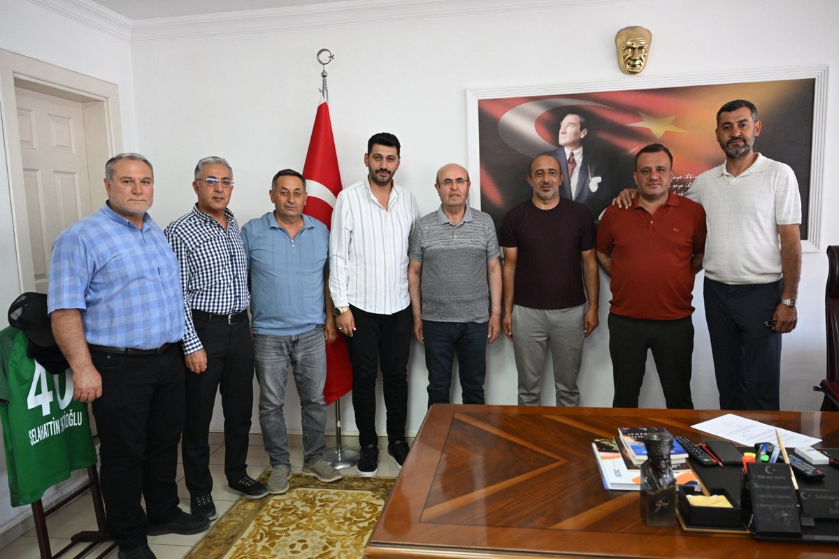 EkiciogluSlhttn's tweet photo. Yağmurlu Köyleri Yardımlaşma ve Dayanışma Derneği Başkanı Abdullah Akça ve Yönetim Kurulu Üyeleri ziyaretimize geldiler.
Belediye Başkan Yardımcımız Mustafa Orman ve Belediye Meclis Üyemiz Faruk Akça'nın da bulunduğu ziyarette kendileriyle görüş alışverişinde bulunduk.

Nazik ziyaretleri için teşekkür ediyorum.

#SelahattinEkicioğlu #KırşehirBelediyeBaşkanı #KırşehirBelediyesi #YağmurluKöyleriYardımlaşmaVeDayanışmaDerneği