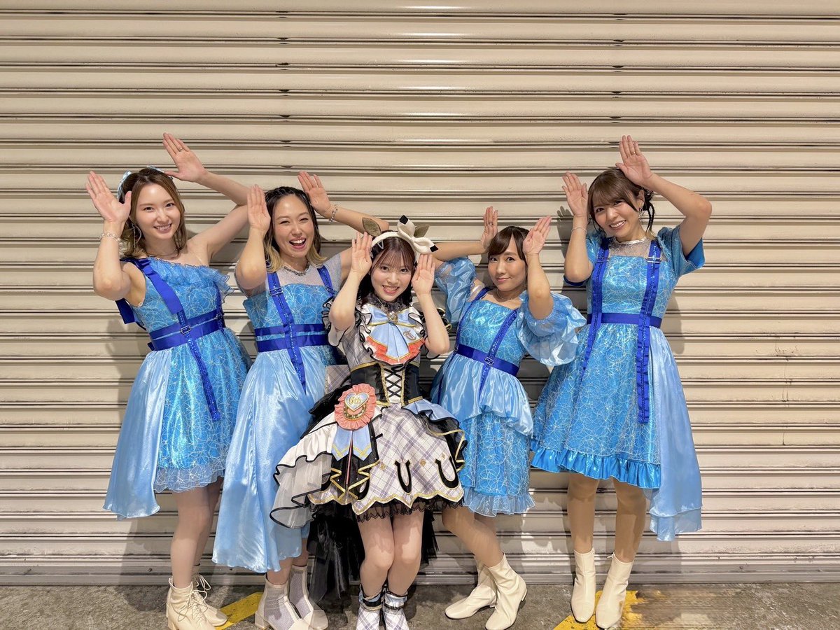 kaori_staff_'s tweet photo. スフィアの皆さん👌✨✨✨✨

会えて本当に嬉しかった〜🥹🫶🏻🫶🏻
いつも優しくて暖かくてそして面白い
皆さんが大好きです🩵

お会いすると、デビューしてまもない頃の気持ちに戻るというか…☺️

他にはない安心感があって暖かい気持ちになります✨
ありがとうございました🤍夏織

#アニサマ https://t.co/FOWNNPjz9Z