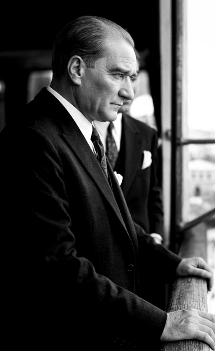 AsiLsiLe's tweet photo. Bedenler toprak olur ama fikirler sonsuza dek yaşar...
#Atatürk https://t.co/j9lV2Ggq3R