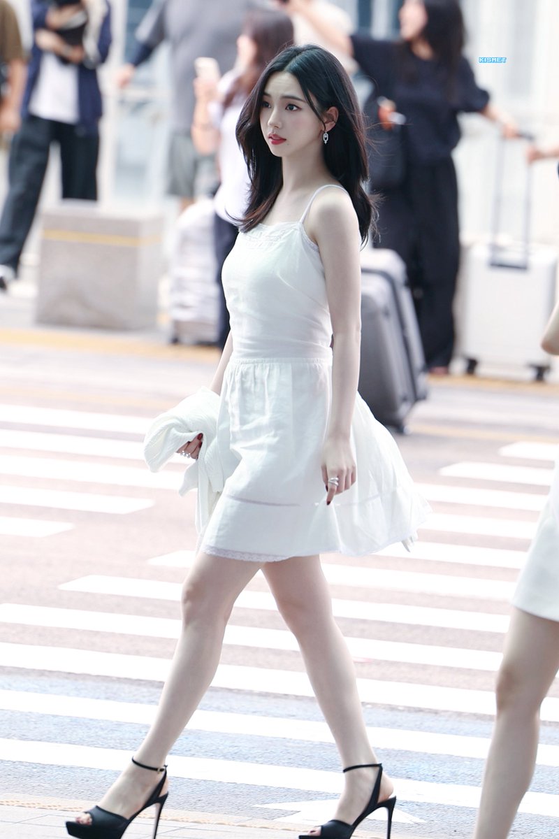 kismet_411's tweet photo. 260716

#에스파 #aespa #エスパ
#카리나 #Karina #劉知珉 #カリナ https://t.co/iBZpRzKEyS