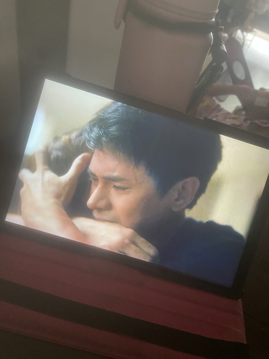 madelpamendoza's tweet photo. 1st time ko napanood ang LYSB!
Grabe ang bigat ng Role mo LA! Ang galing2 mo @dustinyuu Ang Lakas ng dating mo sa Screen! Ang Sakit sa puso tumatagos bawat salita mo! 😭 https://t.co/Hi5JxSLmeC