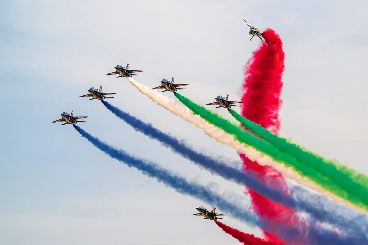 gang_uae's tweet photo. 🔴🔴🔴 عــــــــاجــــــــل :

الإمارات تحلق في سماء بريطانيا لإبهار الجماهير ..

• فريق #فرسان_الإمارات 🇦🇪 تصل إلى #المملكة_المتحدة 🇬🇧 للمشاركة في معرض فارنبورو الدولي للطيران أكبر معرض طيران ودفاع عسكري في العالم لتقديم عروض جوية 🛩

( يبدأ خلال الفترة من 20 إلى 24 يوليو ) https://t.co/lbmE2MjAOp