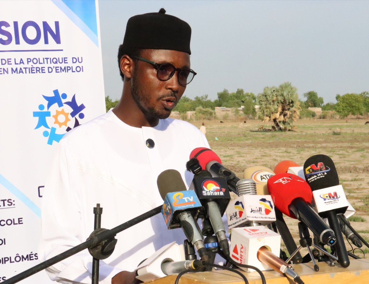 alwihdainfo's tweet photo. #ONAPE - #Tchad : 200 jeunes formés aux métiers du maraîchage ont été officiellement intégrés dans le cadre du PROJEV à N'Djamena. Cette initiative vise à lutter contre le chômage des jeunes et promouvoir les métiers verts. #PROJEV #Jeunesse #Maraîchage #EmploiDurable https://t.co/8IlOhJRP1h