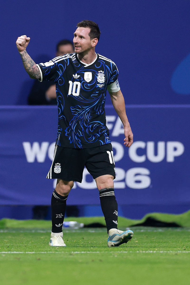 newstribuneTN's tweet photo. In 2007, Leo Messi held a baby for a photo shoot. That baby was LamineYamall.
19 years later, they are set to face each other in the 2026 World Cup final.
#fifa #worldcub #football #messi #yamal https://t.co/MO4PV310SB