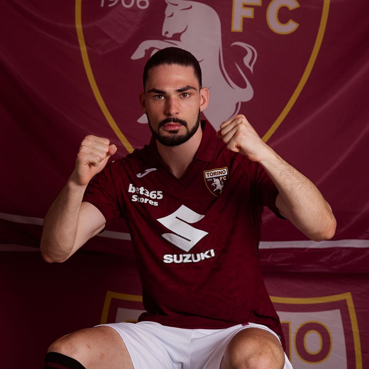 ActuL1_'s tweet photo. 🚨 LE HAVRE PROCHE DE SIGNER SABA SAZONOV 🇬🇪 ! 👀💙🤍

Le HAC travaille à finaliser l’arrivée du défenseur central de 24 ans.

Un contrat d’un an, avec une saison supplémentaire en option, est actuellement sur la table.

(@Geo__team) https://t.co/uXu4j5F93j
