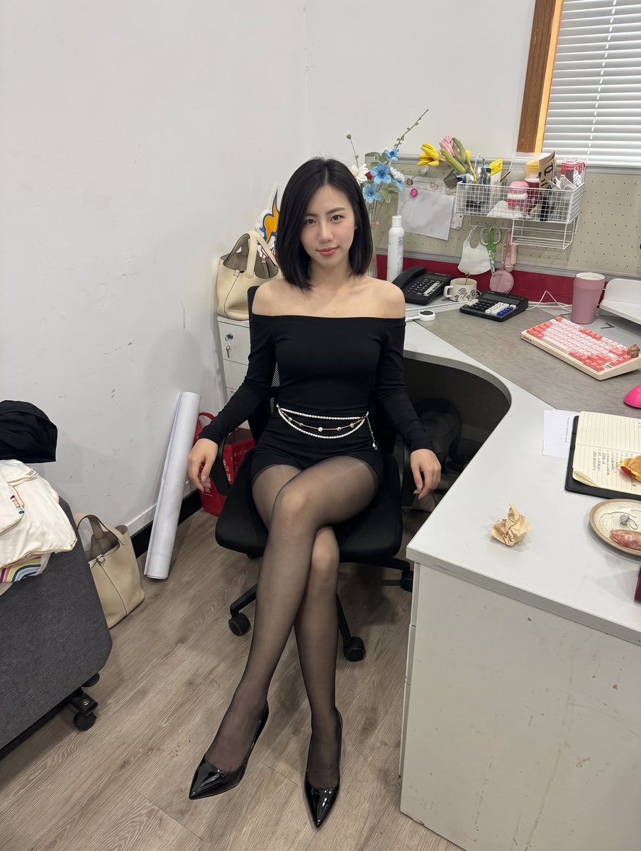 Nonny04847167's tweet photo. 每天都在帮别人打离婚官司，看多了背叛，反倒觉得纯粹的肉体关系更迷人 https://t.co/pdBbglFfJ2