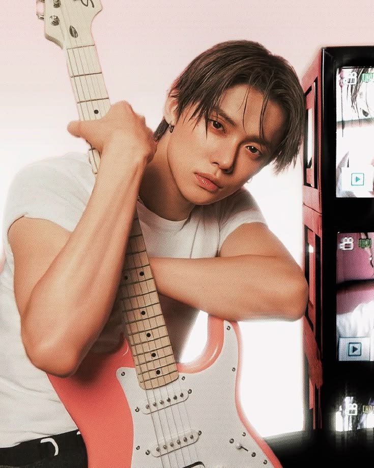 HYBE_Chart's tweet photo. YEONJUN has surpassed 1.5 million copies sold on Circle Chart with all his albums. https://t.co/iqmhozdA6J