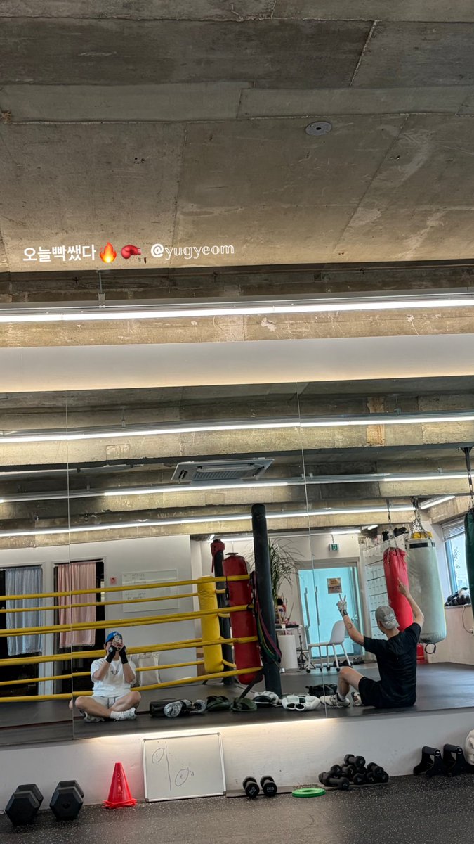 AlwaysForGyeom's tweet photo. [IG] 260716 taehwan0911 

“today was intense🔥🥊 @yugyeom”

🔗 https://t.co/AYkeaWGjCZ 

#Yugyeom #유겸 #AOMG
#GOT7 @GOT7Official https://t.co/Czq7SowTHi