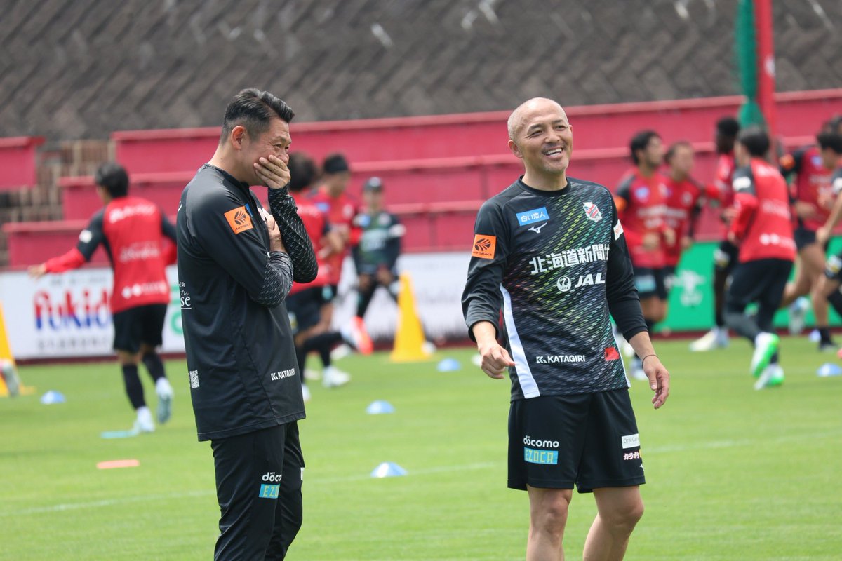 実家から持ってきたW杯フランス大会のユニフォームにサインいただき