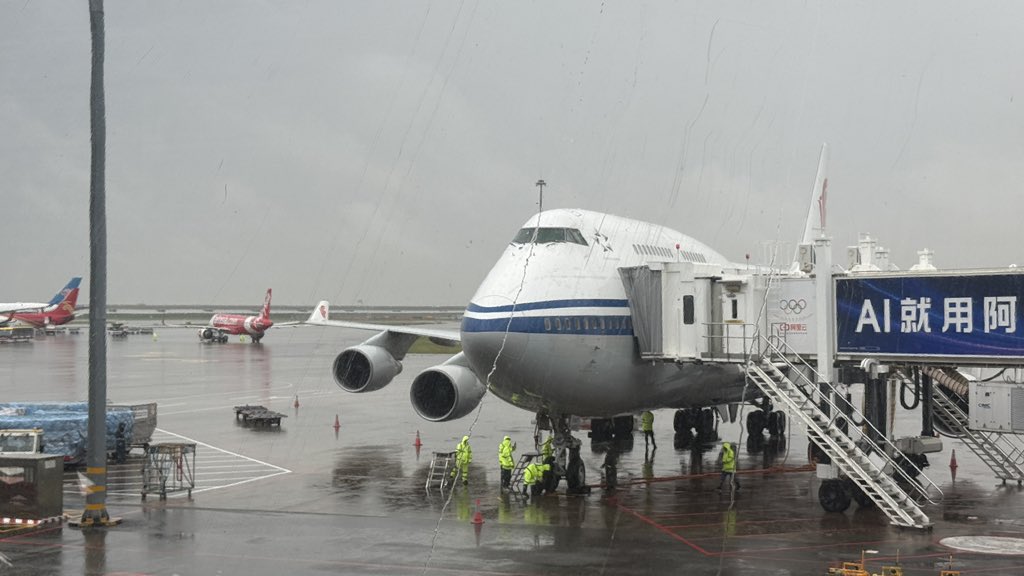 クネクネ飛んで深圳🇨🇳到着！！ またB744乗りたいからもっと頑張って