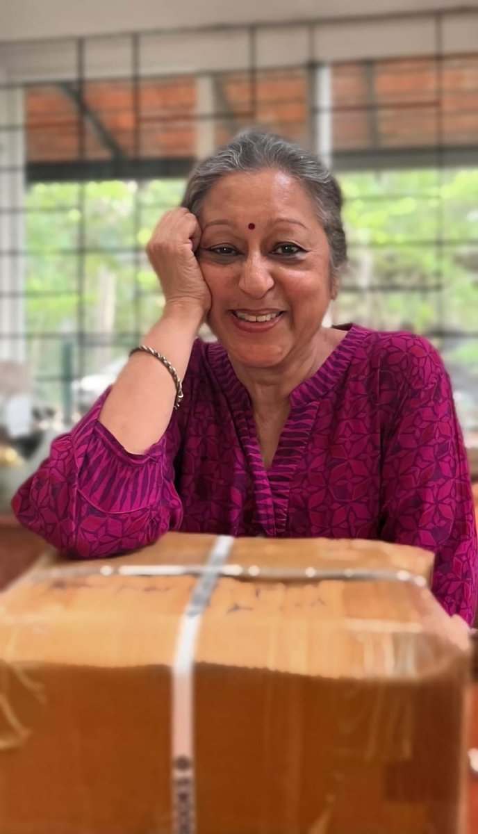 MsMayaSharma's tweet photo. My book is here! 📕 
So happy and excited to share this with you all.

‘Good News,Bad News’ is the story of my many years in TV journalism in India. It looks at how the values of TV news changed - in a changing country.

I do hope you enjoy reading it! 🌺

https://t.co/BGNXf1Ia6C https://t.co/jycYxjlvGm