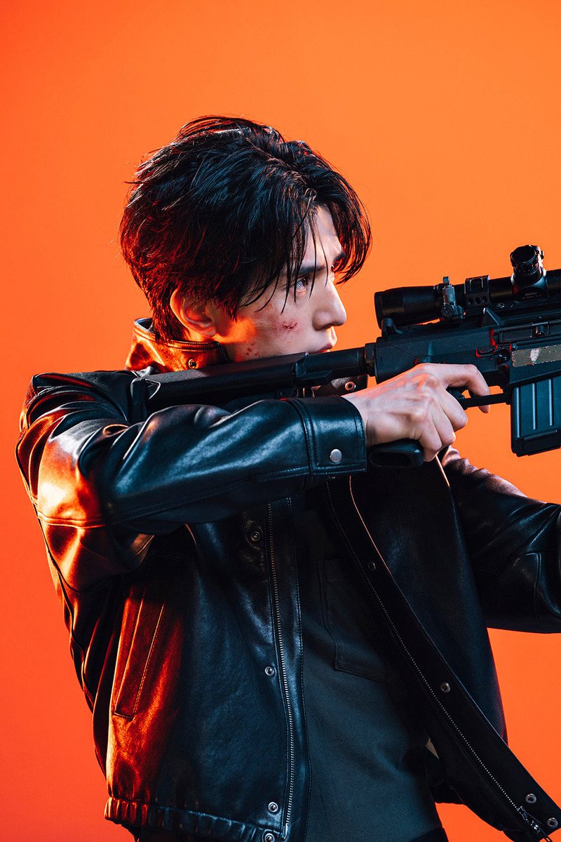 ryusooyeoI's tweet photo. he is so resident evil coded https://t.co/6aBULRCieI