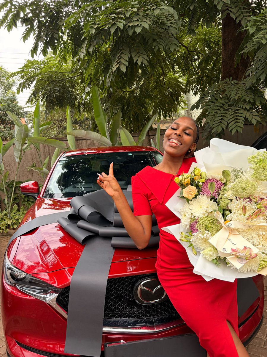 Lord_Mutuzo's tweet photo. POV: 🚗💐 https://t.co/I852VRO9Sj