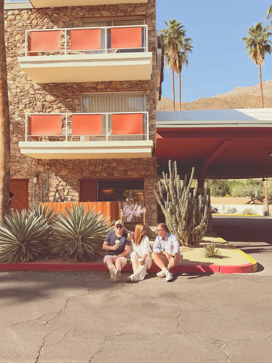 lfizzlphillip's tweet photo. LA -> Palm Springs -> Joshua Tree 🌴 -> San Francisco.
What a trip. What an experience. So many laughs along the way. 💖
x https://t.co/bfTWW83HYE