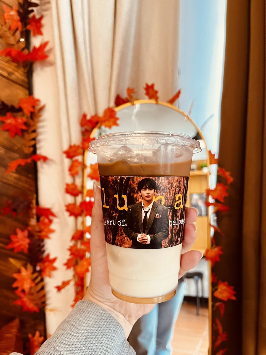 jasam_18's tweet photo. IT'S OFFICIALLY HERE! 🍂✨

Our FIRST Come-and-Go CSE for @justintdedios is finally open! 

Drop by, enjoy the experience, and celebrate LUNAN with us. See you! 🤎

#justin #SB19_JUSTIN 
#LunanTheArtOfBelonging https://t.co/s9QDvqEjSc
