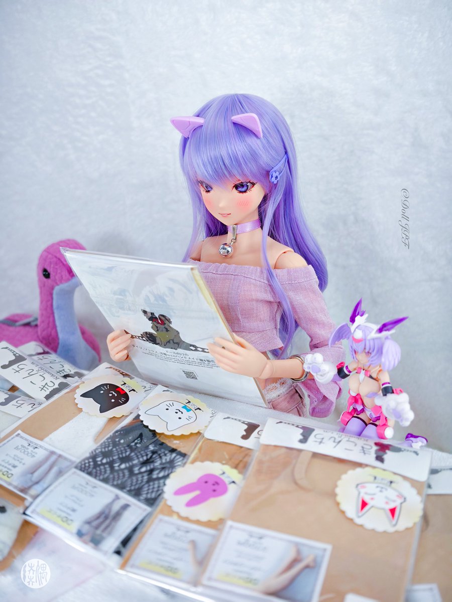 AndroidPDF's tweet photo. 絹ちゃん: 可愛いものがいっぱいで幸せにゃ〜っ💕🧦✨ฅ(Φ∀Φ)ฅ🐾
きこんちさんから、また可愛いタイツとソックスがいっぱい届いたにゃ〜っ💜😸

#kikonchi #smartdoll絹 #smartdoll #dolljpf https://t.co/Y9PolamDnP